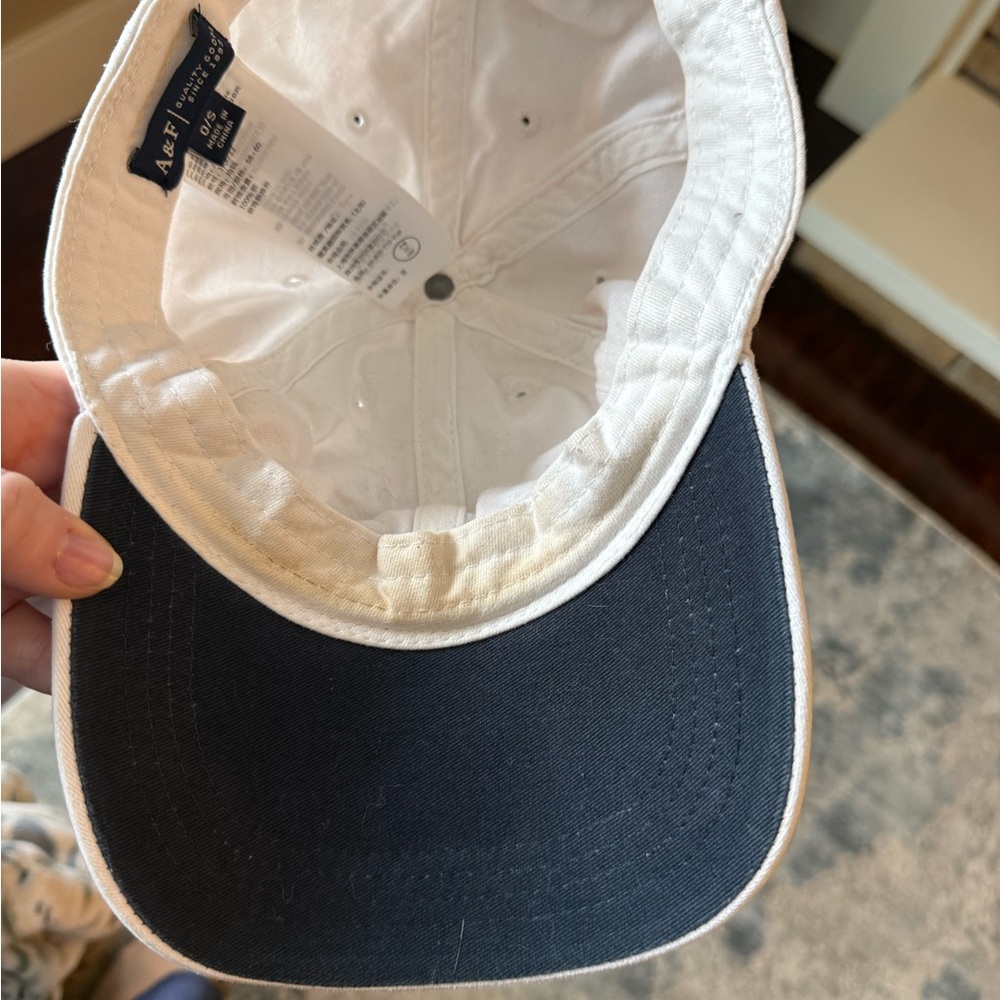 Abercrombie & Fitch Classic White Hat - Picture 4 of 4